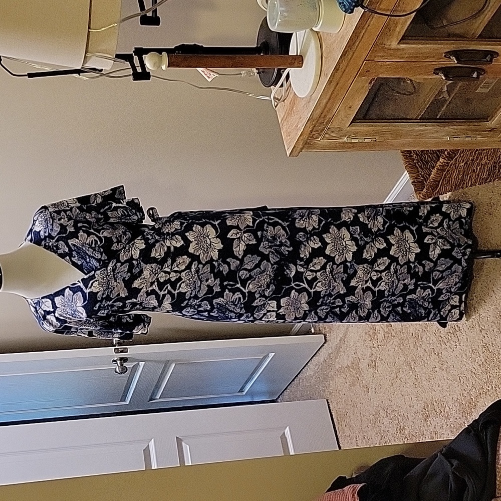New Directions cotton blend wrap dress- navy floral